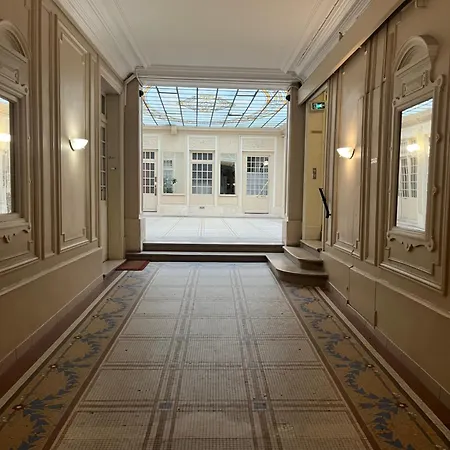 Place A 2 Minutes Du Musee Louvre Vivez A Pied Ubytování v soukromí Paříž