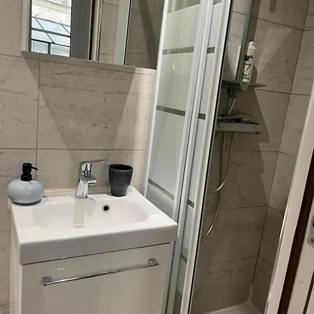 Place à 2 Minutes Du Musée Louvre Vivez à Pied Séjour chez l'habitant Paris