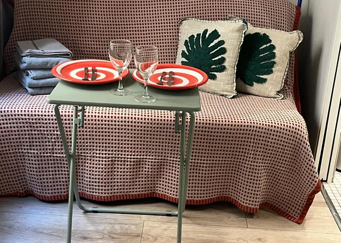 Place A 2 Minutes Du Musee Louvre Vivez A Pied Homestay